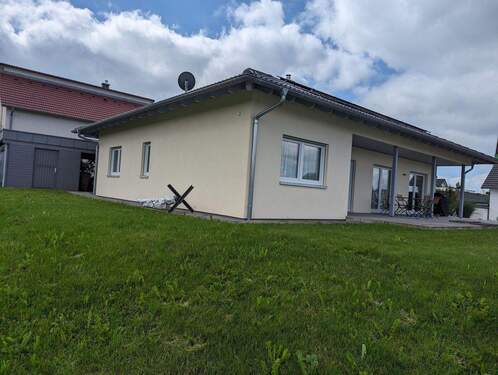 Einfamilienhaus mit Garten - Einfamilienhaus mit 136,00 m² in Hohenfels zur Miete