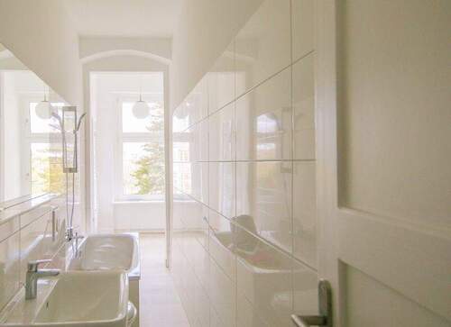 Wannenbad mit Fenster - 