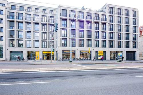 Vorderansicht Gebäude - 