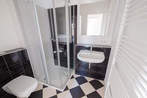 Modernes Gästebad - 