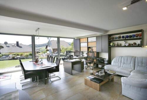 Büro bzw. Wohnen im UG - 