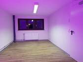 Büroraum mit viel Licht - Kleines Start-up Office_Büro-Praxis_1.OG_Aufzug_barrierfrei in TOP-Immobilie + beste Lage am Bahnhof + Klosterrunsstr. 19_79379 Müllheim am Bhf.