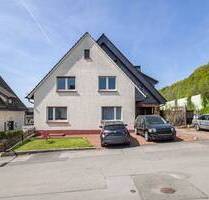 Großzügiges Zweifamilienhaus mit Einliegerwohnung & vielseitigen Nutzungsmöglichkeiten in Hüsten! - Arnsberg / Hüsten Neheim-Hüsten