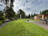 Garten mit Gartenhaus - 