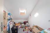 Separates Zimmer im Dachstuhl - 