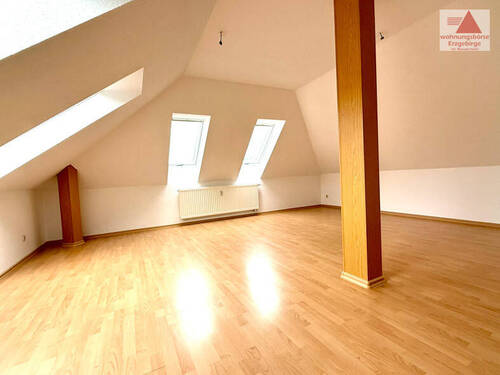 Wohnzimmer - 2 Zimmer Etagenwohnung zur Miete in Gornsdorf