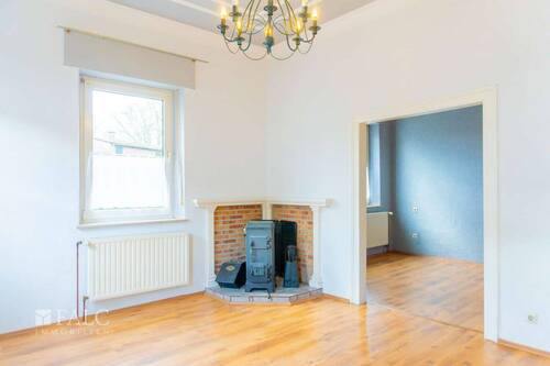 Wohnzimmer - 5 Zimmer Mehrfamilienhaus, Wohnhaus zum Kaufen in Heinsberg