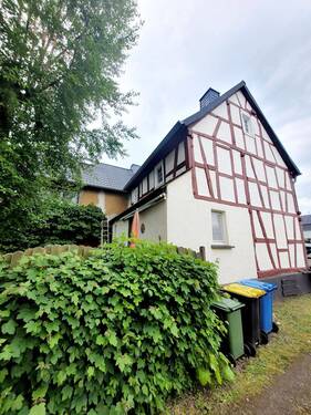 Ansicht
- 5 Zimmer Einfamilienhaus zum Kaufen in Gondershausen