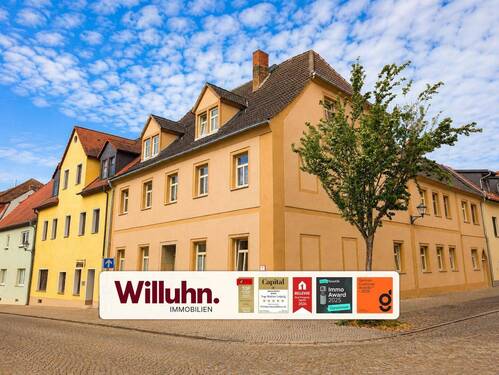 Eckansicht - Voll vermietet! Charmantes MFH in zentraler Lage von Freyburg - Kernsanierung 2016-2020 - 6 WE