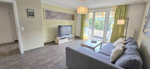 Wohnzimmer WHG 2. OG - 4 Zimmer Etagenwohnung in Lörrach
