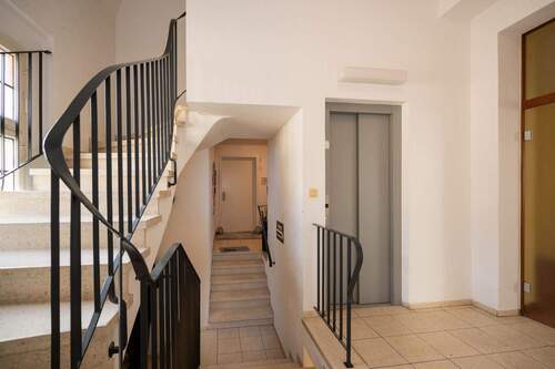 1 OG Eingang Fahrstuhl - 