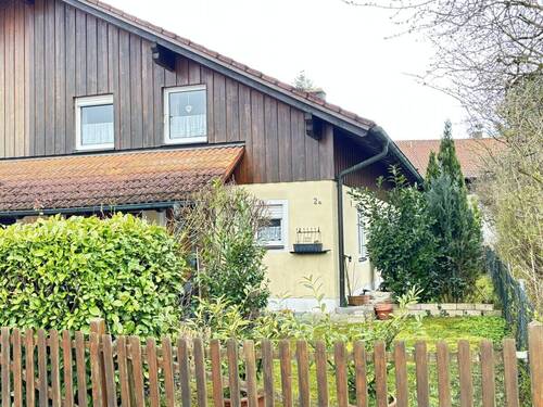 Außenansicht - 5 Zimmer Doppelhaushälfte zum Kaufen in Ruhstorf