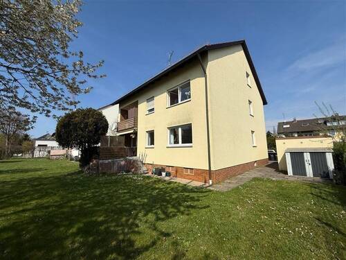 Hausansicht - Mehrfamilienhaus, Wohnhaus in Schwaig b. Nürnberg zum Kaufen