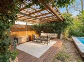 Überdachte Terrasse am Pool - 