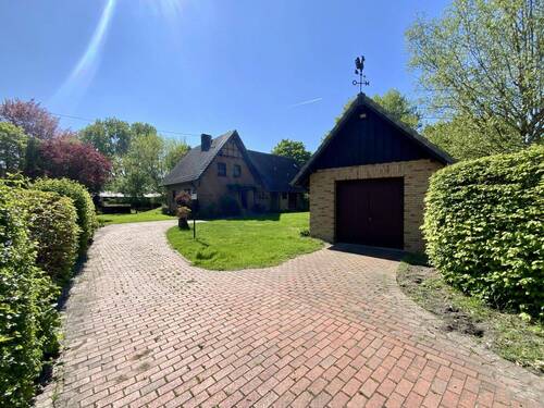 Zufahrt Garage und Wohnhaus - Mehrfamilienhaus, Wohnhaus mit 233,50 m² in Werne zum Kaufen