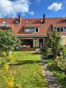 Hausansicht_hinten_entfernter - Familiendomizil mit Süd-West Terrasse in ruhiger Seitenstr. in Lankwitz