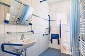 Badezimmer mit Dusche - 