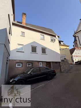 Stellplatz zum Haus - 5 Zimmer Einfamilienhaus in Vaihingen an der Enz / Enzweihingen