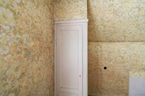 Schlafzimmer mit Schrank - 