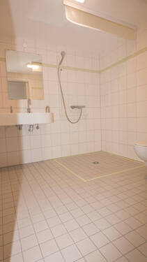 Bad - 2 Zimmer Etagenwohnung in Großheirath