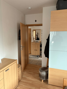 Schlafzimmer mit Blick auf den Flur - 