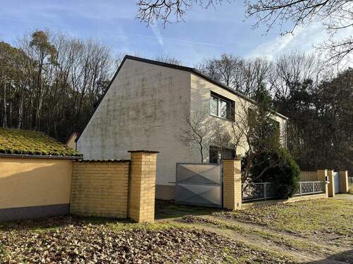 Haus mit 2. Einfahrt - 