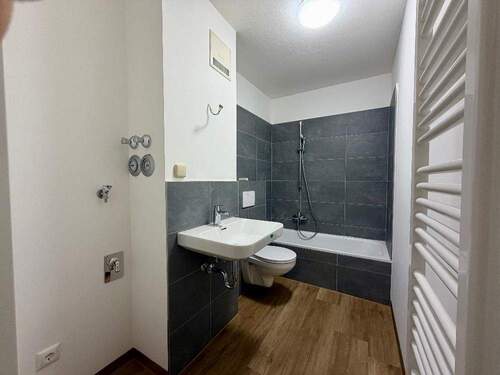 Bad mit Waschmaschinenanschlus - 