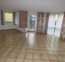 Bensberg - zentrale Ruhiglage (dank Seitenstraße), 2 Zimmer, 2 Balkone, Dusch- und Wannenbad mit Fenster und separates Gäste-WC - Bergisch Gladbach