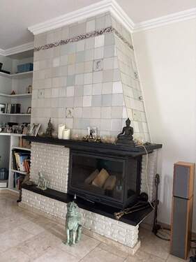 Kamin im Wohnraum - 3 Zimmer Etagenwohnung in Düsseldorf