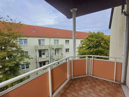 Balkonaussicht - 3 Zimmer Etagenwohnung zur Miete in Merseburg