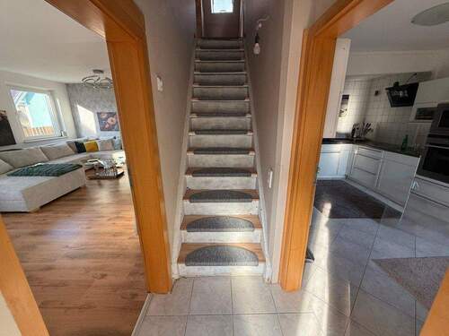 Blick in den Flur - 5 Zimmer Einfamilienhaus zum Kaufen in Rastenberg