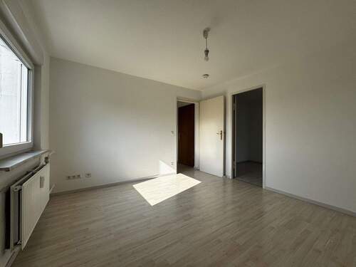 Wohnzimmer - 2 Zimmer Etagenwohnung in Stuttgart