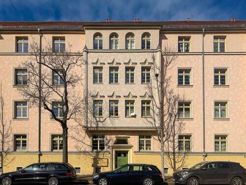 Hausansicht - 3 Zimmer Etagenwohnung zum Kaufen in Leipzig