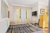 Hauptschlafzimmer (17,46m²) hinter dem Tageslichtbad ... - 
