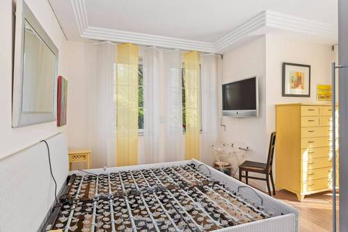 Hauptschlafzimmer (17,46m²) hinter dem Tageslichtbad ... - 