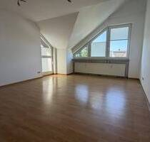 Großzügige 2-Zimmer-Wohnung mit Balkon & TG-Stellplatz! - Dörfles-Esbach