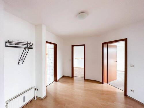 Flur - 2 Zimmer Etagenwohnung in Dörfles-Esbach