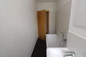 Bad mit Wanne - 3 Zimmer Etagenwohnung zur Miete in Freiberg