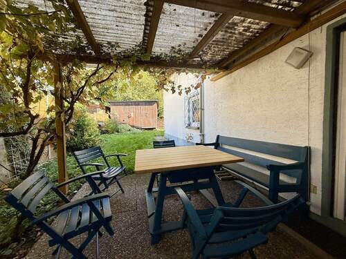 Terrasse - 8 Zimmer Mehrfamilienhaus, Wohnhaus in Kelkheim