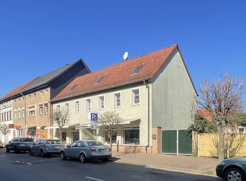 Objektvorderansicht - 5 Zimmer Mehrfamilienhaus, Wohnhaus in Raguhn-Jeßnitz/ Raguhn
