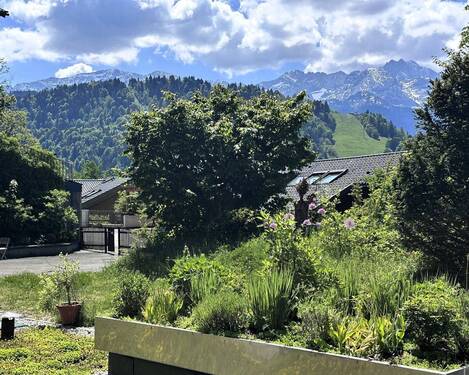 Bergblick vom Bett - Etagenwohnung mit 89,00 m² in Garmisch-Partenkirchen zum Kaufen