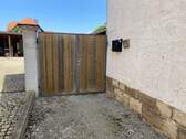 Hofeinfahrt - 4 Zimmer Doppelhaushälfte in Laucha an der Unstrut