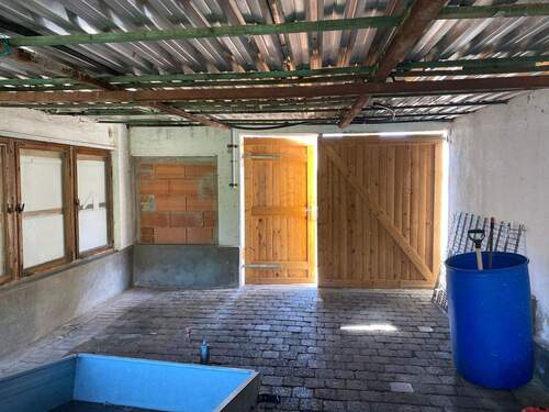Garage - 