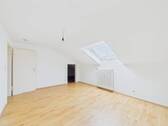 Schlafzimmer_Türe Stauraum - 