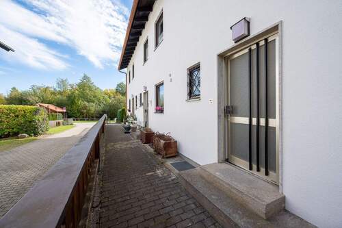 Zuwegung zum Haus - 