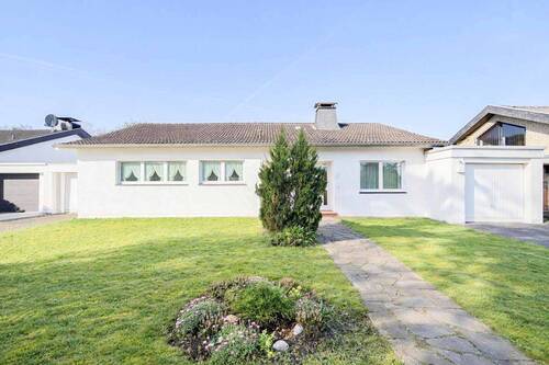 Bungalow in Bestlage von Langenfeld - Exklusive Lage Langenfeld Vogelsiedlung: Bungalow mit großzügiger Wohnfläche