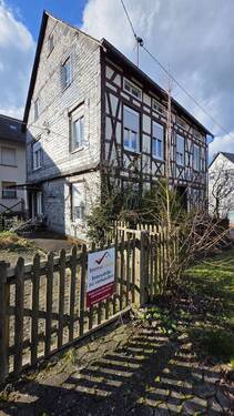 Bild 1 - Bauernhaus mit Scheune renovierungsbedürftig