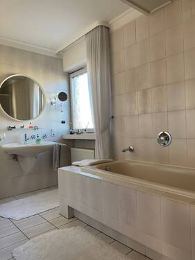 Badezimmer im 1. OG - 