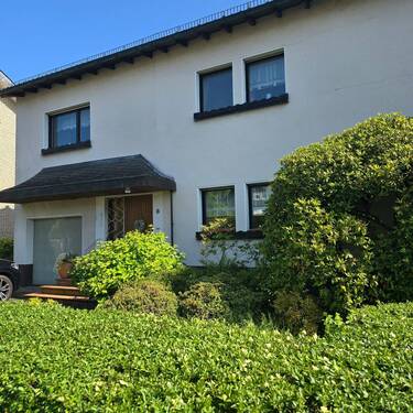 Seitl. Ansicht - 8 Zimmer Einfamilienhaus zum Kaufen in Arnsberg