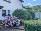 Grundstück vor dem Haus - 8 Zimmer Einfamilienhaus in Arnsberg